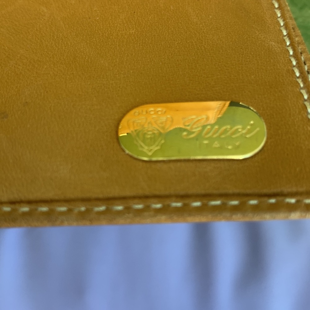Authentic Vintage Gucci Sherry line compact wallet (approx: H 4x 2.5 x W 5”) - Picture 2 of 9